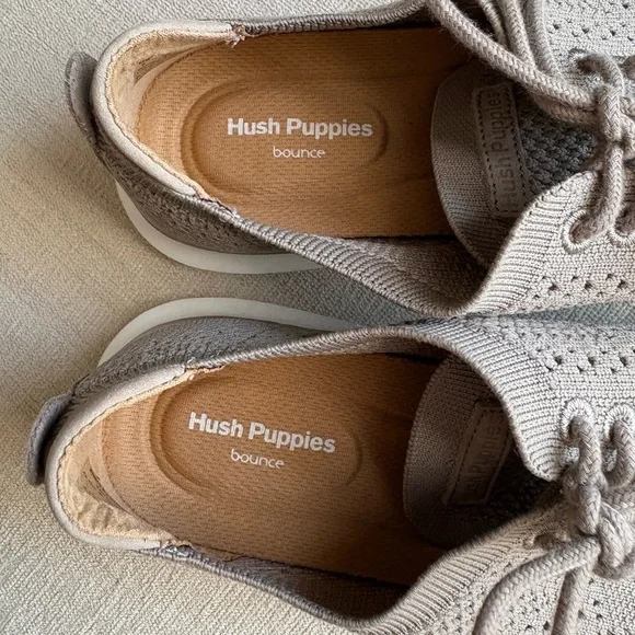 Hush Puppies, Knit Oxford Looking Shoes in Grey / Tan, Size 6 - Picture 3 of 5